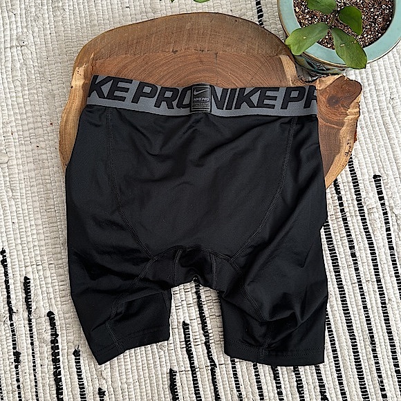 Nike - Picture 4 of 10